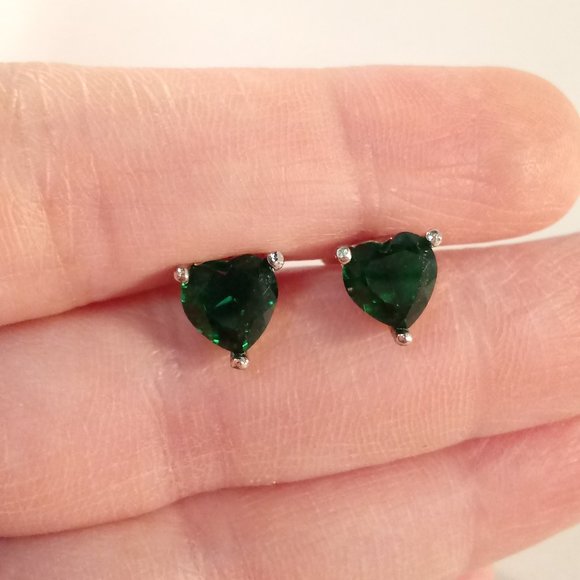 Silver Plated Heart Emerald Green Diamond Zircon Stud Earrings 1.13ctw ea. Gift - Picture 1 of 3